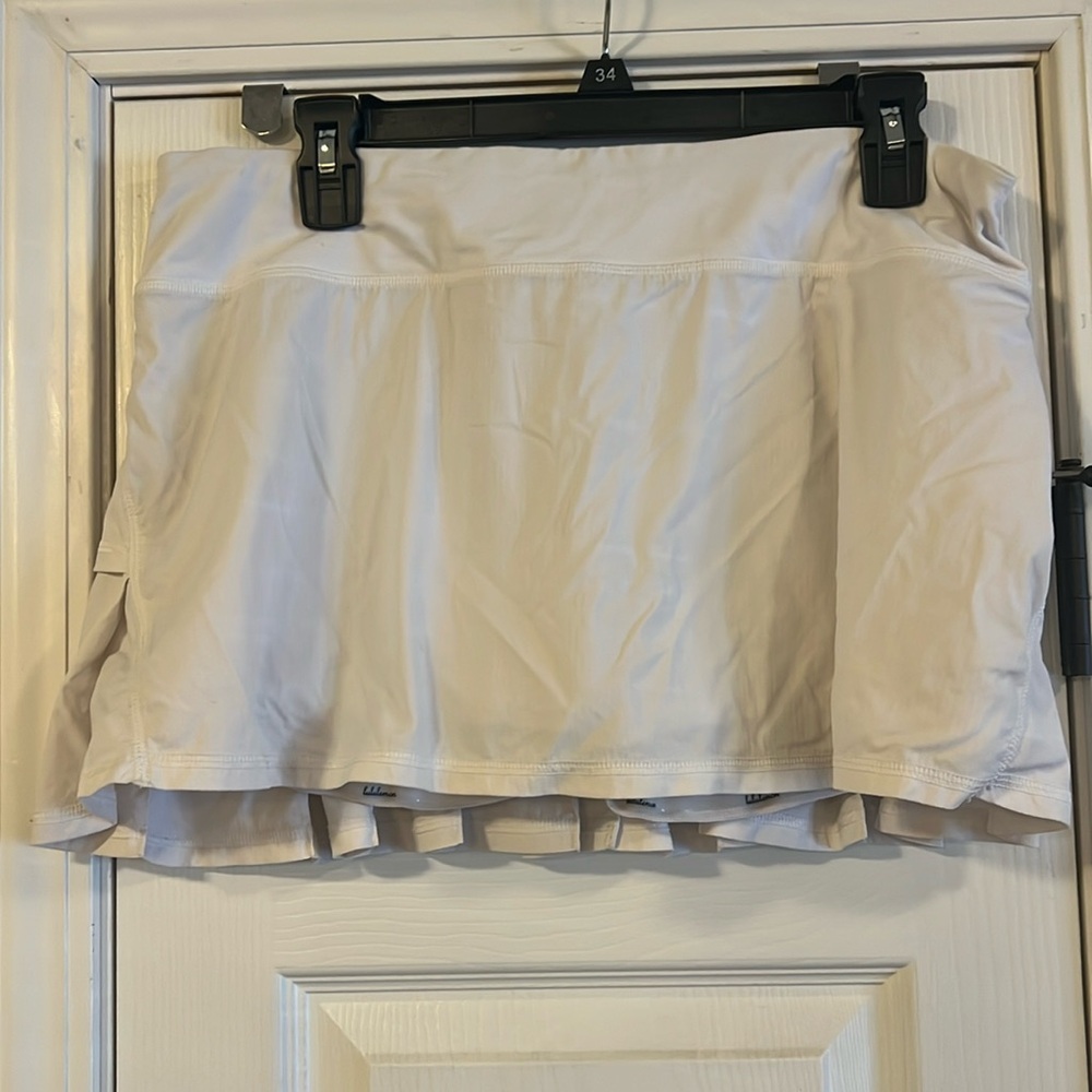 white lululemon athletic skirt